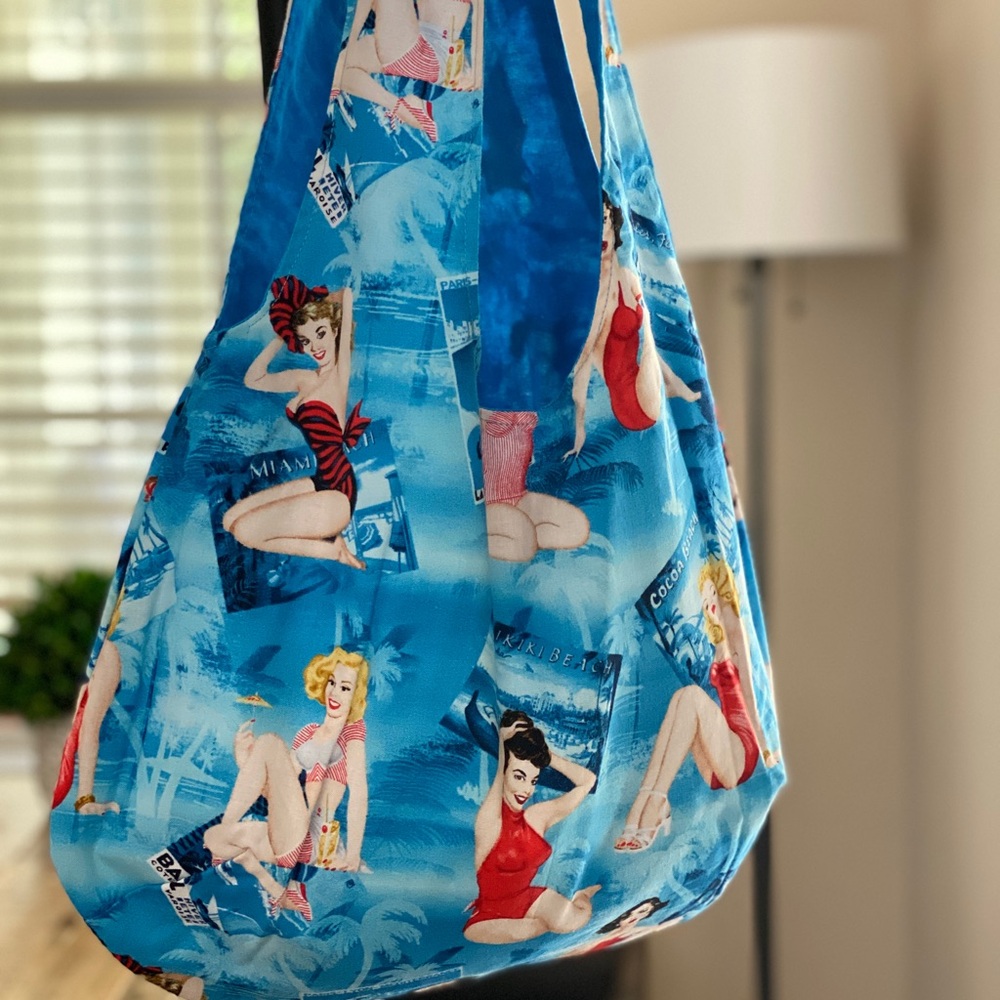 Chic Blue Hobo Bag with Vintage Print